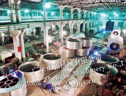 液壓打包機(jī)_自動(dòng)打包機(jī)使用時(shí)需要考慮哪些安全因素